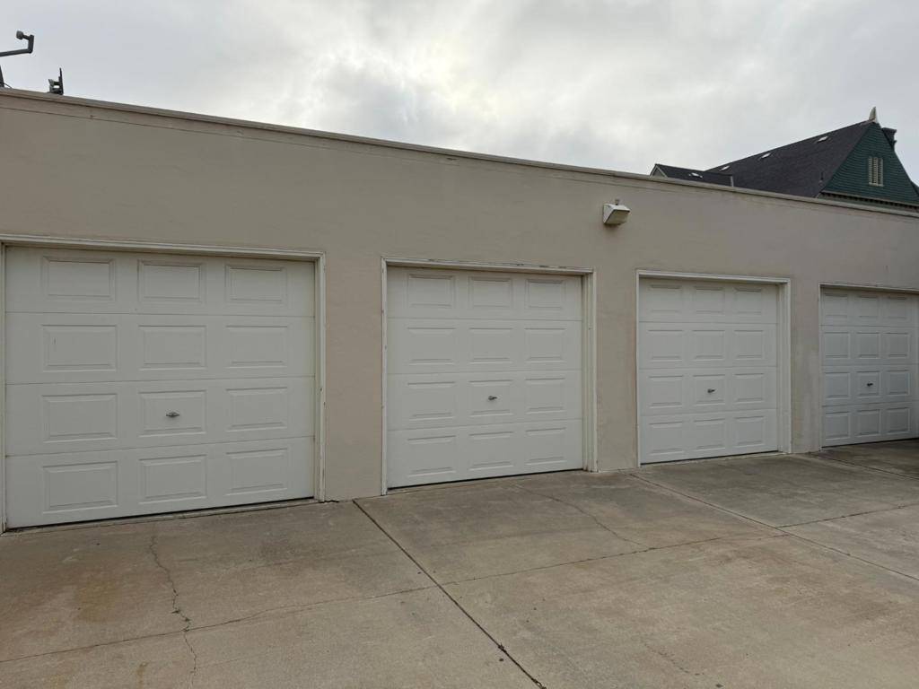 Salinas, CA 93901,61 Capitol ST