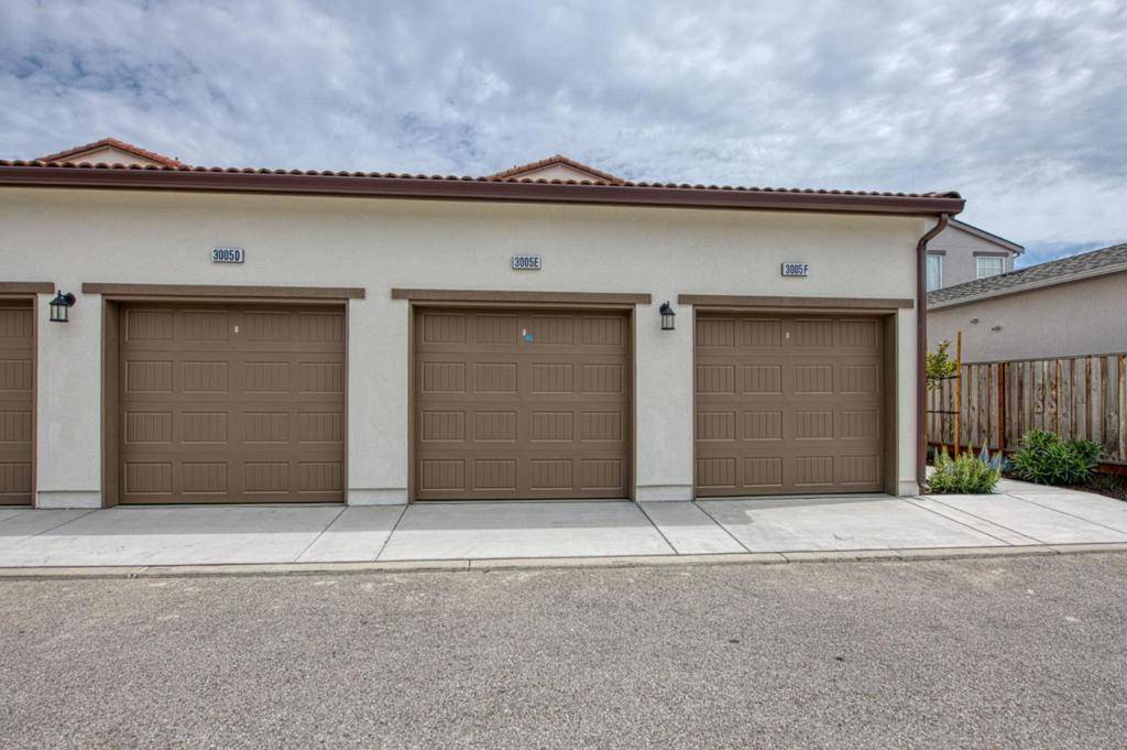 Marina, CA 93933,2999 Minaret WAY #D