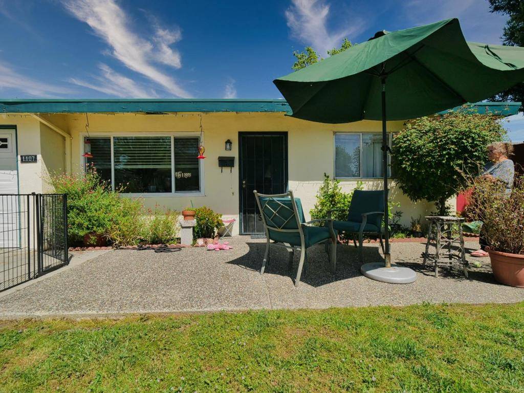 Redwood City, CA 94061,1105 Sanchez WAY