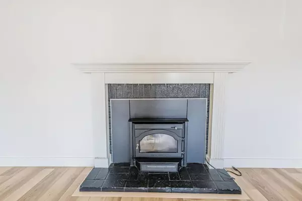 South San Francisco, CA 94080,921 Newman DR