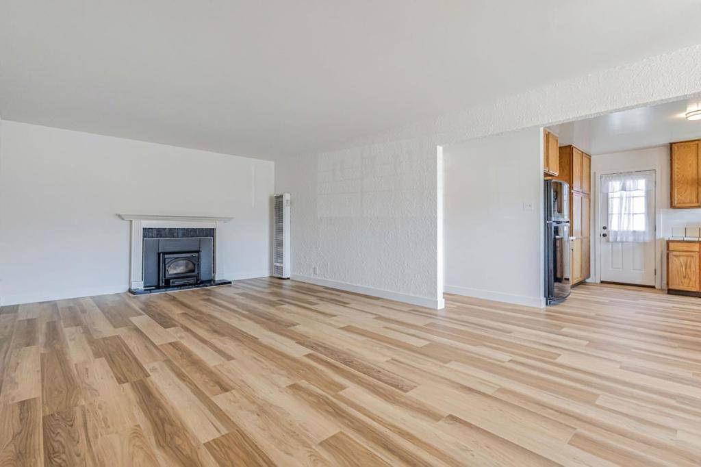South San Francisco, CA 94080,921 Newman DR