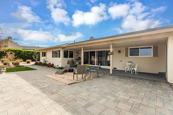 Hollister, CA 95023,690 Ridgemark DR