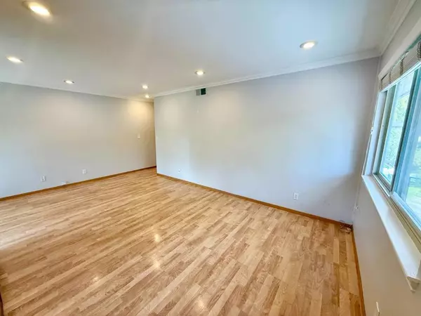 Campbell, CA 95008,275 Gomes CT #4