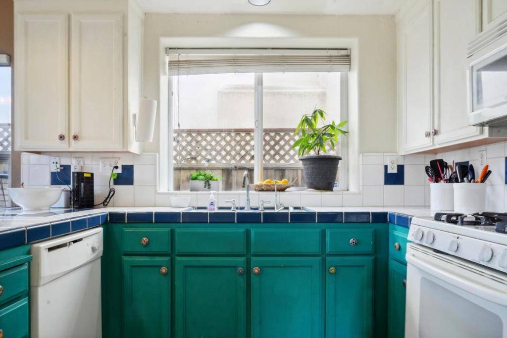 Salinas, CA 93905,1127 Fox Glen WAY