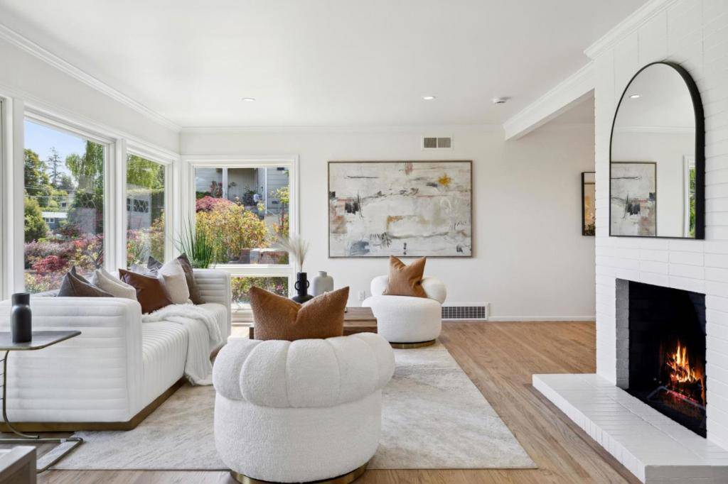 Burlingame, CA 94010,2675 Summit DR