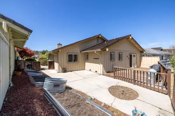 Salinas, CA 93908,14220 Mountain Quail RD