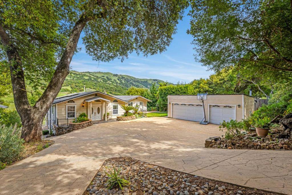 Morgan Hill, CA 95037,17480 Hoot Owl WAY