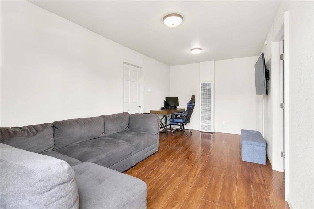 Salinas, CA 93901,23 Capitol ST