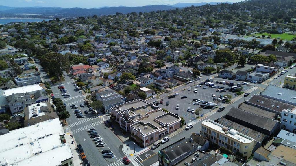 Pacific Grove, CA 93950,525 Lighthouse AVE