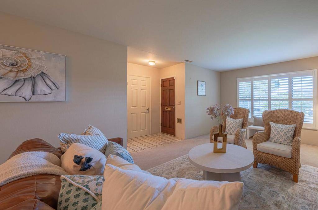 Salinas, CA 93901,16 Del Rey CIR
