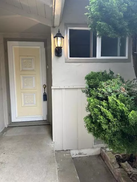 Monterey, CA 93940,4 Via Ladera