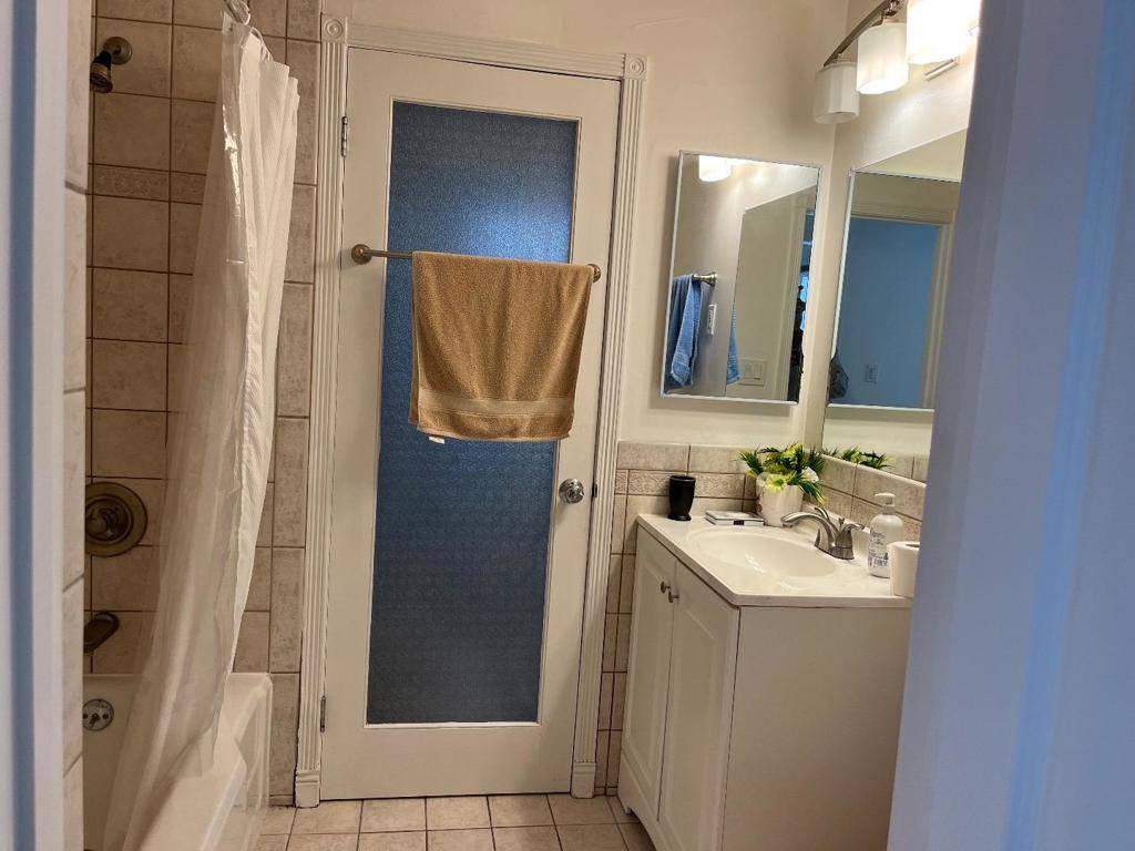 Menlo Park, CA 94025,684 Roble AVE