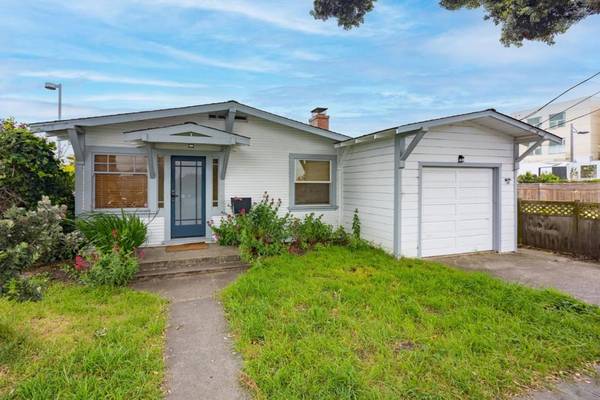 895 Main ST, Half Moon Bay, CA 94019