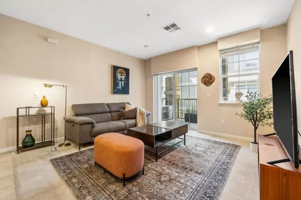 San Jose, CA 95116,88 N Jackson AVE #414
