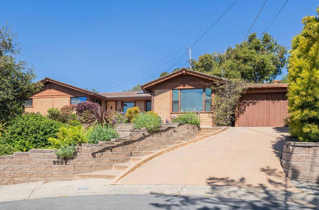 800 Adair PL, Del Rey Oaks, CA 93940