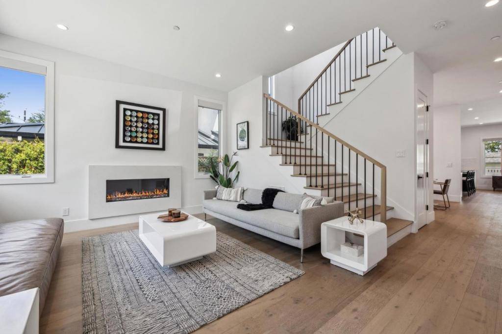 Menlo Park, CA 94025,950 Lucky AVE