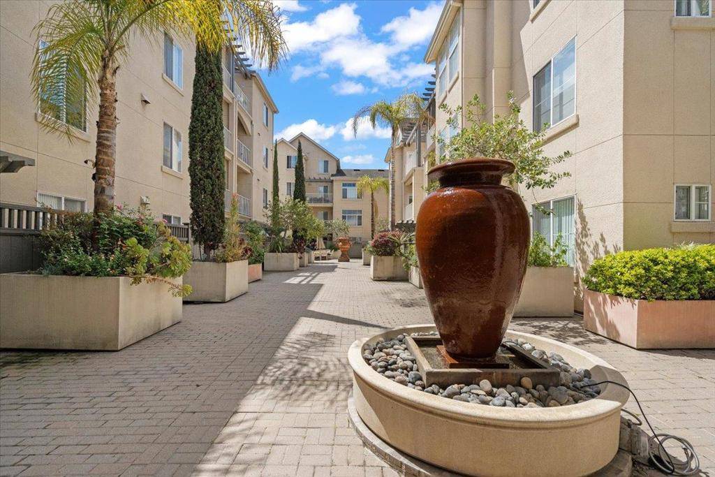 2255 Showers DR #124, Mountain View, CA 94040