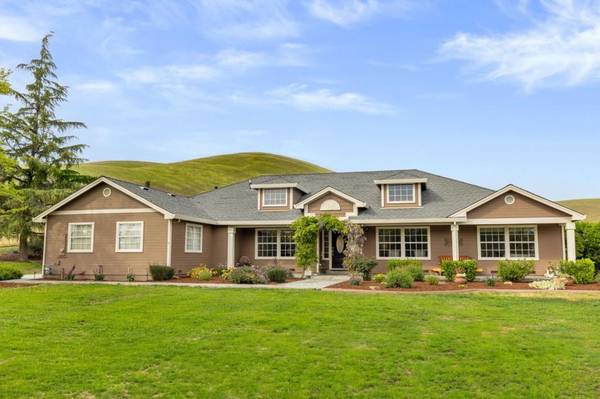 6995 Diablo Hills RD,  Tres Pinos,  CA 95075