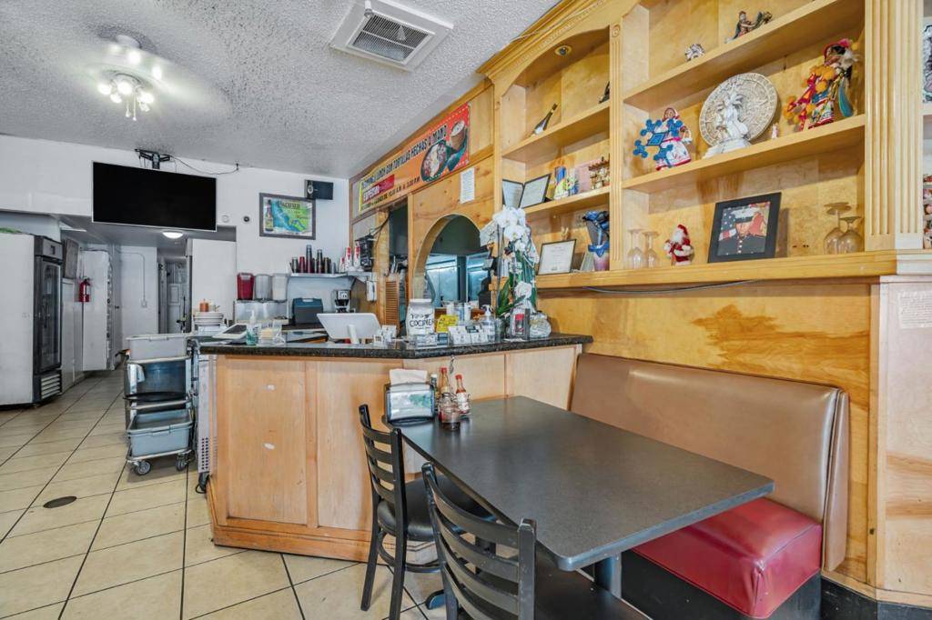 San Jose, CA 95111,5272 5272 Monterey RD