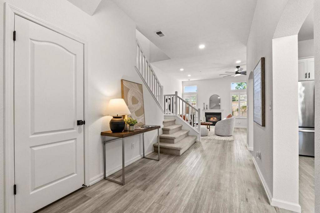 Pleasanton, CA 94588,5666 Belleza DR