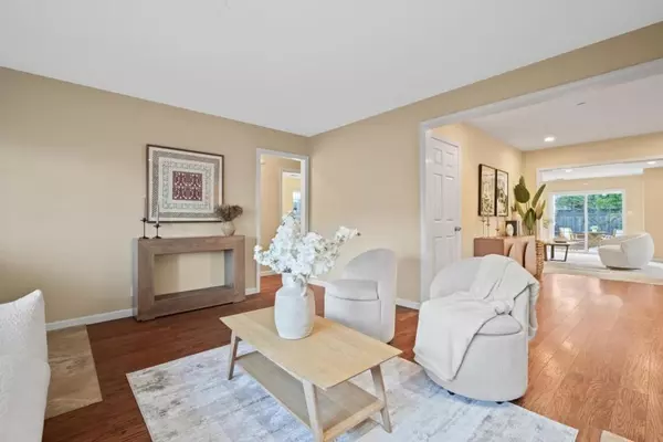 San Mateo, CA 94401,1040 Patricia AVE