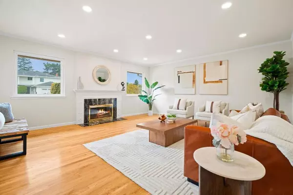 Belmont, CA 94002,2724 Comstock CIR