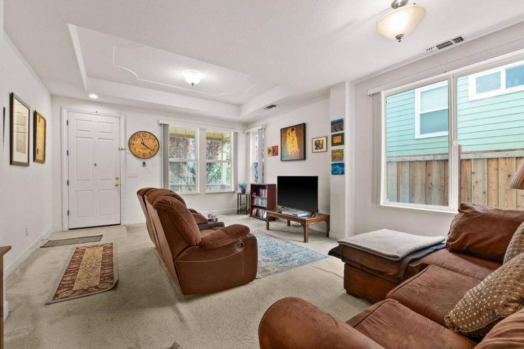 Hercules, CA 94547,166 Kensington CIR