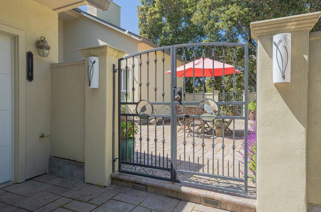 CA 93908,397 B Corral De Tierra RD