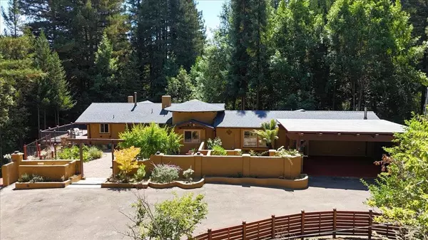 211 Hidden LN, Santa Cruz, CA 95060