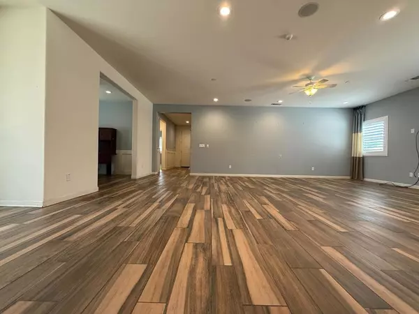 Los Banos, CA 93635,830 Auction ST