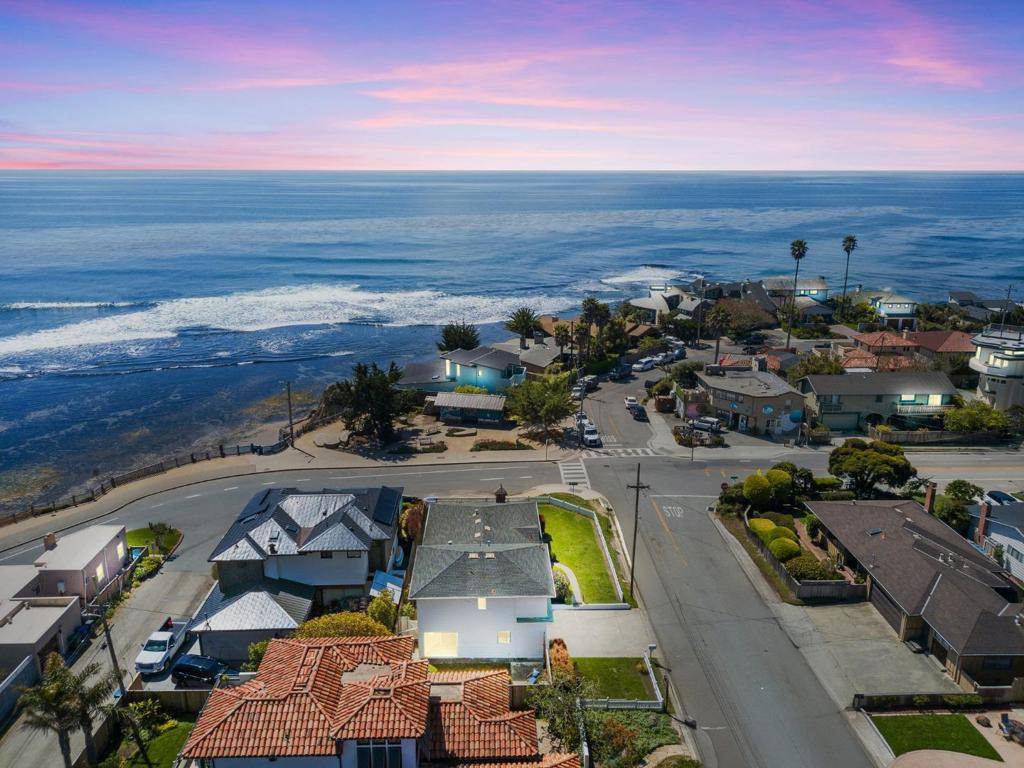 102 32nd AVE, Santa Cruz, CA 95062