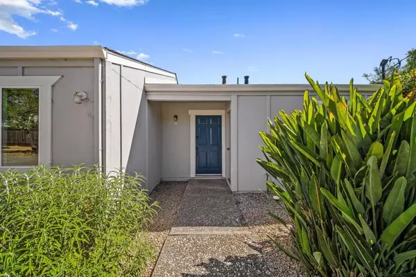 Santa Cruz, CA 95065,3268 Mission DR