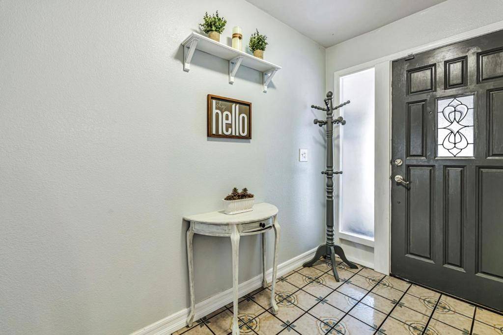 Tracy, CA 95376,611 Tennis LN