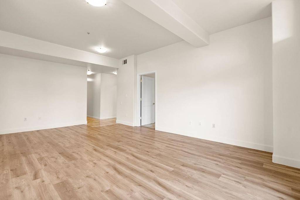 Palo Alto, CA 94306,200 Sheridan AVE #307