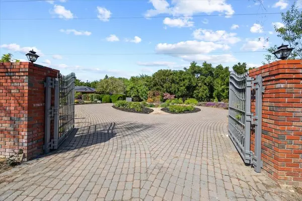 Saratoga, CA 95070,20811 Norada CT