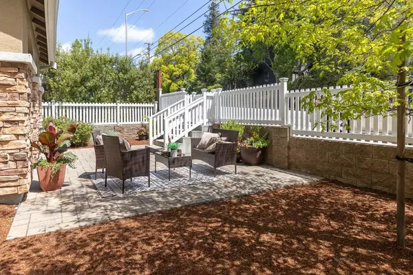 Santa Cruz, CA 95060,104 Meadowview LN