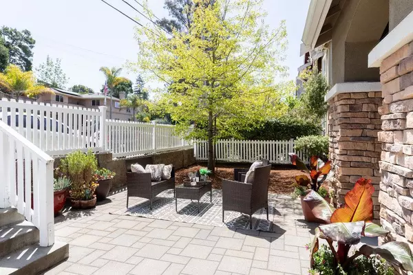 Santa Cruz, CA 95060,104 Meadowview LN