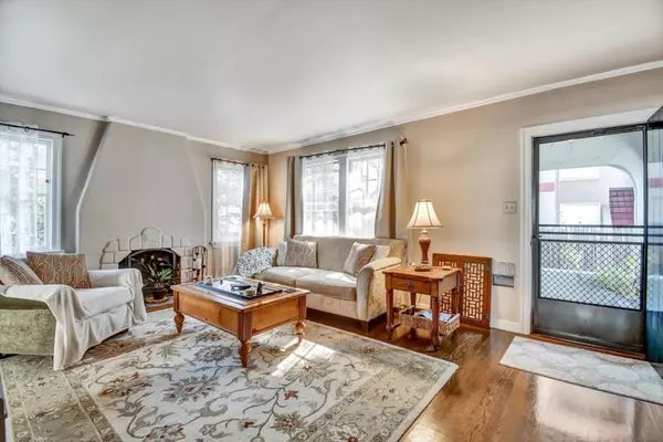 Burlingame, CA 94010,1137 Capuchino AVE