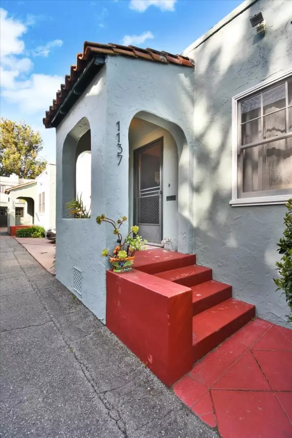 Burlingame, CA 94010,1137 Capuchino AVE