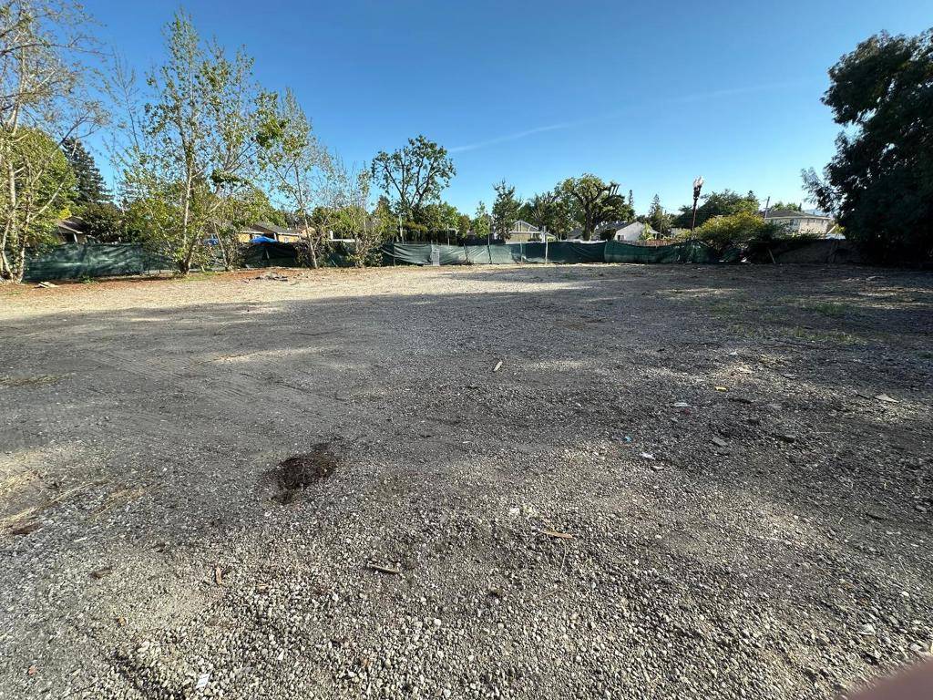 Menlo Park, CA 94025,301 6th AVE