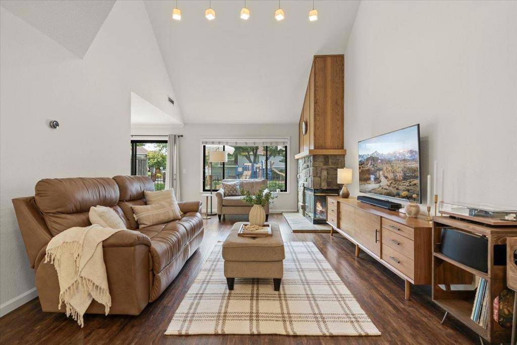 Morgan Hill, CA 95037,17068 Creekside CIR
