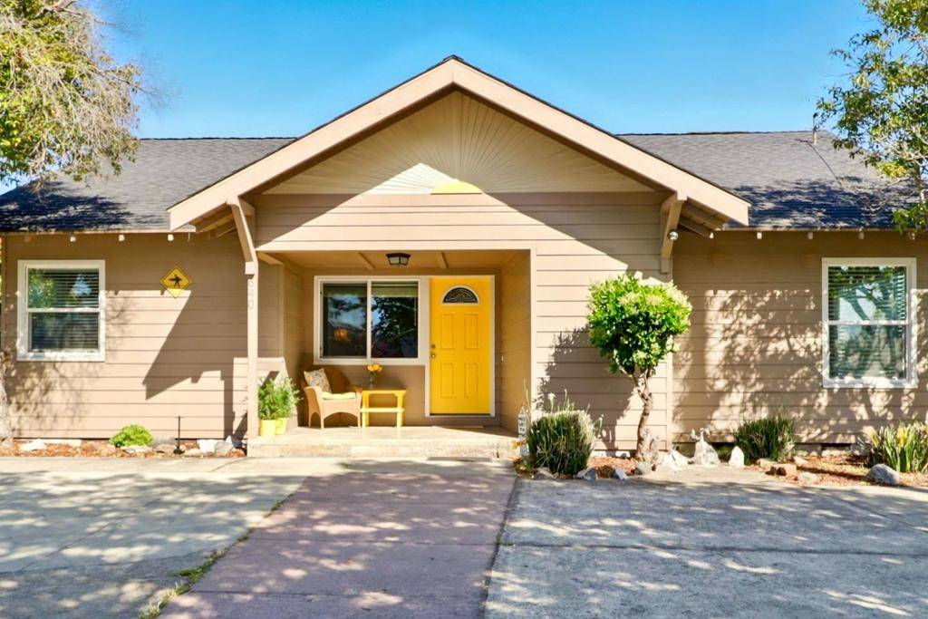 640 17th AVE, Santa Cruz, CA 95062