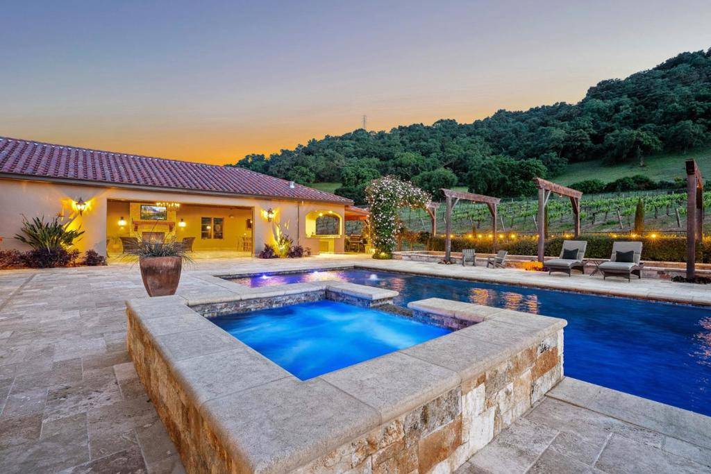 San Martin, CA 95046,1405 Lakeview CT