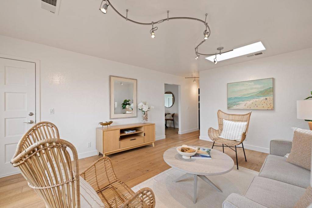 Montara, CA 94037,412 5th ST