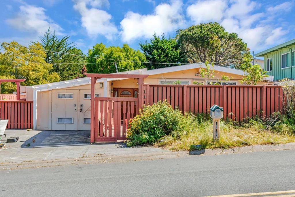 Pacific Grove, CA 93950,1113 Patterson LN