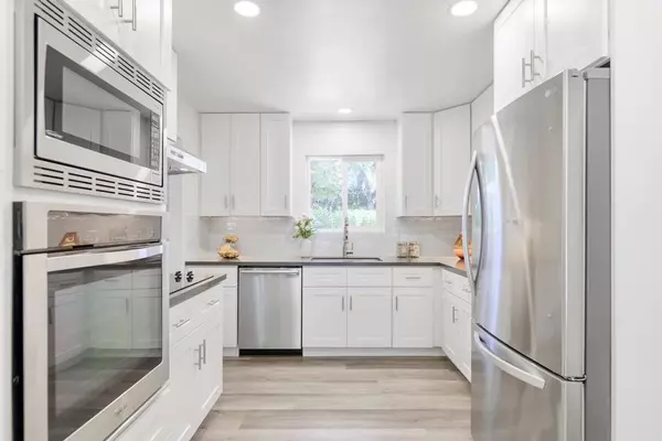 Scotts Valley, CA 95066,15 Cumbre LN