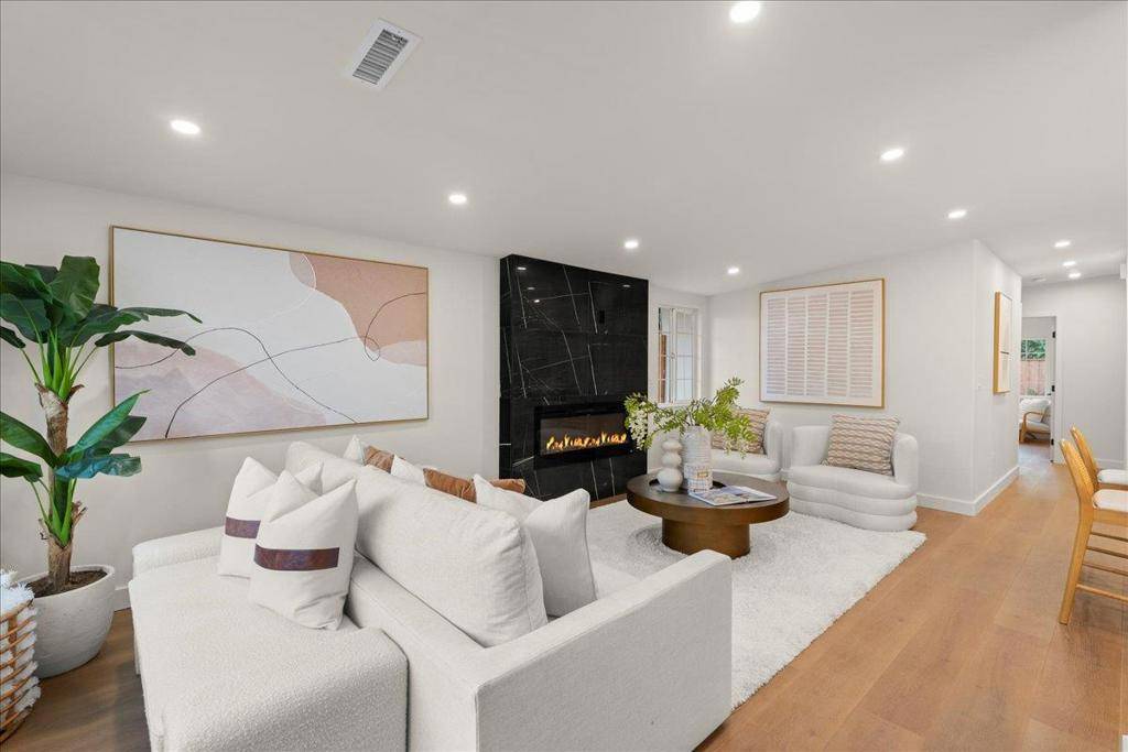 Santa Clara, CA 95051,880 Las Palmas DR