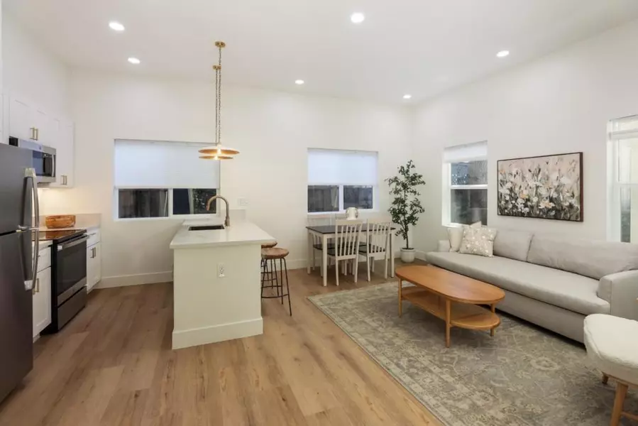 Noel DR #B, Menlo Park, CA 94025