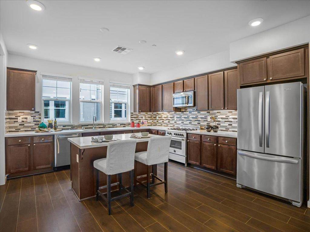 Sunnyvale, CA 94085,813 Galt TER #3