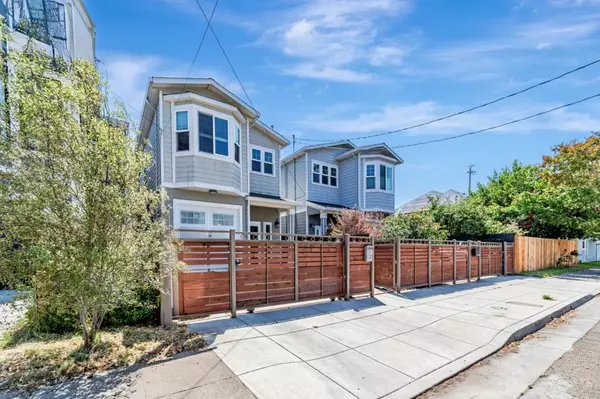 Oakland, CA 94607,1633 15th ST